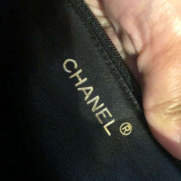 CHANEL double loop in smooth leather and gold hardware - Picture 10 of 12